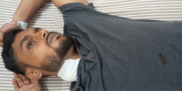 دیوریا: سابق چیئرمین اور وکیل بیٹے پر چاقو سے حملہ، زخمی والد گورکھپور ریفر
