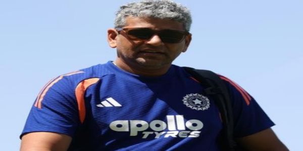 ایشین گیمز 2026: ہندوستانی خواتین کرکٹ ٹیم جاپان پہنچی، کوچ مجومدار نے چیلنج کے حوالے سے جوش کا اظہار کیا