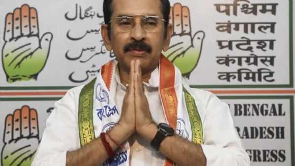 ٹی ایم سی کا انتخابی نشان منجمد کیے جانے کے وقت پر کانگریس نے اٹھائے سوال، الیکشن کمیشن کو بی جے پی کی شاکھاقرار دیا ٹی ایم سی کا انتخابی نشان منجمد کیے جانے کے وقت پر کانگریس نے اٹھائے سوال، الیکشن کمیشن کو بی جے پی کی شاکھاقرار دیا