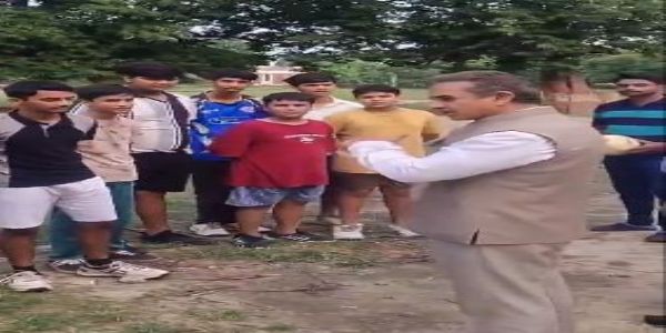 مرکزی وزیر مملکت کیرتی وردھن سنگھ نے کالون تعلقدارز کالج کا معائنہ کیا