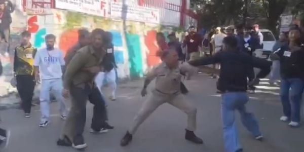 ہماچل یونیورسٹی میں ایس ایف آئی-اے بی وی پی کارکنوں میں جھڑپ، پانچ طلبہ گرفتار
