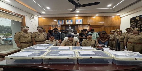 لکھنؤ میں امریکی شہریوں سے سائبر فراڈ کرنے والے گروہ کا پردہ فاش، 16 گرفتار