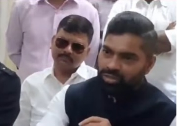 MNS Demands Marathi Signboards MNS Demands Marathi Signboards