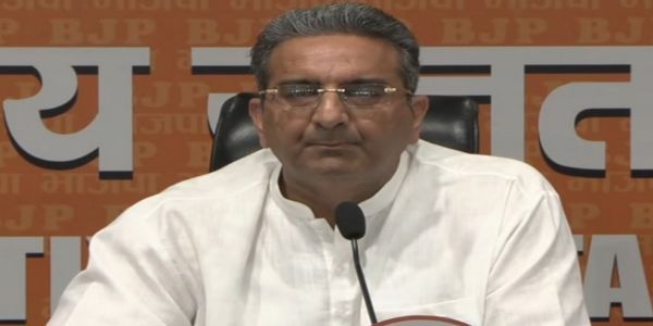 پنجاب میں ’کیش فار ٹرانسفر‘ گھوٹالہ کا الزام، بی جے پی کا کیجریوال پر حملہ