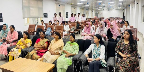 علی گڑھ مسلم یونیورسٹی کے کالج آف نرسنگ میں بیضہ ریزی کٹس اور فرٹیلیٹی بیداری پروگرام کا انعقاد