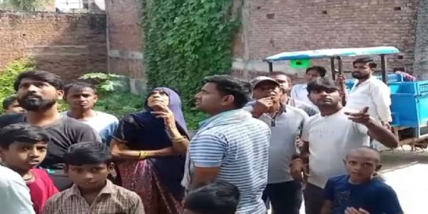 فیروزآباد: کبوتر اڑا رہے چار بچے ہائی ٹینشن لائن کی زد میں آکر جھلسے، کئی گھروں کے ٹی وی، پنکھے اور دیگر برقی آلات جل گئے