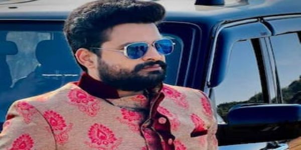 بھوجپوری اداکار رتیش پانڈے سے مبینہ طور پر 10 لاکھ روپے تاوان مانگنے کا مقدمہ درج