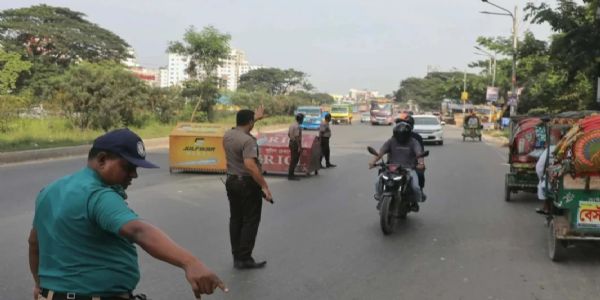 ڈھاکہ کے جاتراباری میں چار دیسی بم پھٹے، کملا پور ریلوے اسٹیشن پر دو دھماکے