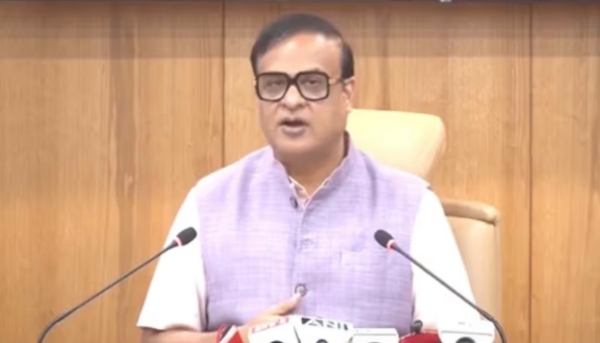 कैबिनेट की बैठक के बाद संवाददाता सम्मेलन को संबोधित करते हुए मुख्यमंत्री डॉ हिमंत बिस्व सरमा। कैबिनेट की बैठक के बाद संवाददाता सम्मेलन को संबोधित करते हुए मुख्यमंत्री डॉ हिमंत बिस्व सरमा।