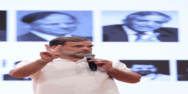 راہل گاندھی نے الیکشن کمیشن پر سنگین الزامات عائد کئے، گیانیش کمار سے استعفیٰ کا مطالبہ