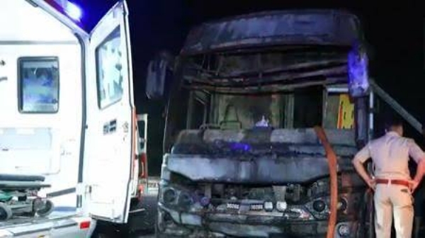 نوئیڈا بس حادثہ: ڈرائیور اور کنڈکٹر کے خلاف غیر ارادی قتل کا مقدمہ درج نوئیڈا بس حادثہ: ڈرائیور اور کنڈکٹر کے خلاف غیر ارادی قتل کا مقدمہ درج