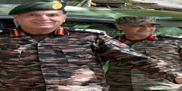 فوجی سربراہ کا کرناہ دورہ، سابق فوجیوں سے ملاقات