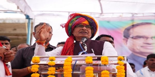 گاوں میں سڑکوں کا جال بچھا کر ترقی کو رفتار دی جا رہی ہے: شیوراج سنگھ چوہان