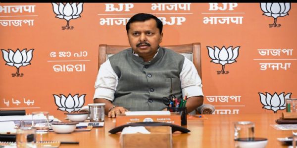 دہلی میں بی جے پی کے قومی دفتر میں ریاستوں کے انچارج اور شریک انچارج کی میٹنگ شروع