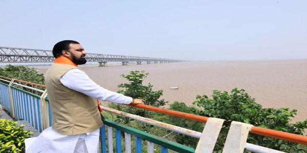 گنگا کے پانی کی بڑھتی ہوئی سطح کے درمیان وزیر اعلی سمراٹ چودھری نے گھاٹوں کا معائنہ کیا اور افسران کو چوکس رہنے کی ہدایت کی