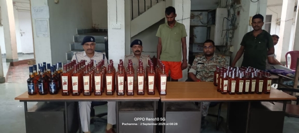 شراب کی 109 بوتلوں کے ساتھ ا سمگلر گرفتار