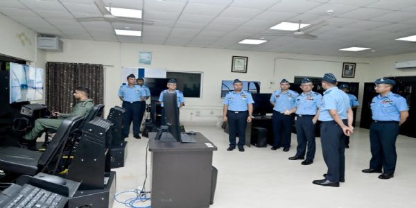 اے او سی اِن سی نے فضائیہ اسٹیشن بمر ولی کی آپریشنل تیاریوں کا جائزہ لیا