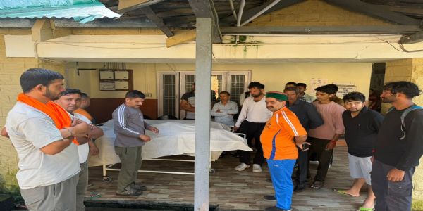 شاہ پور میں موٹر سائیکل کھائی میں گری، تین نوجوان جاں بحق