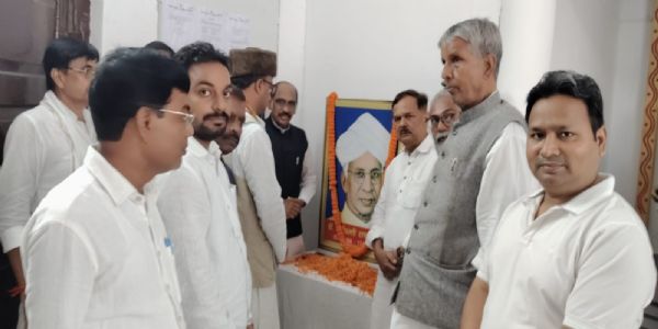 اساتذہ معاشرے اور ملک کے مستقبل کی تشکیل میں اہم کردار ادا کرتے ہیں: کپل دیو پرساد یادو