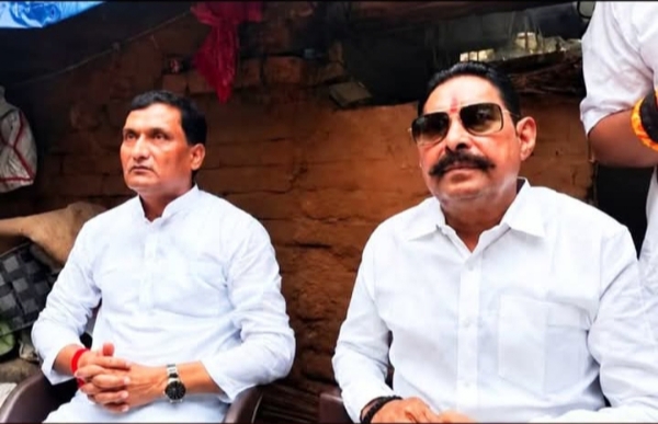 باہوبلی اننت سنگھ کے قانون ساز کونسل کے انتخابات میں ڈاکٹر انوج سنگھ کی حمایت کے بعد سیاست سرگرم ، نیرج کمار کو صدمہ پہنچا باہوبلی اننت سنگھ کے قانون ساز کونسل کے انتخابات میں ڈاکٹر انوج سنگھ کی حمایت کے بعد سیاست سرگرم ، نیرج کمار کو صدمہ پہنچا
