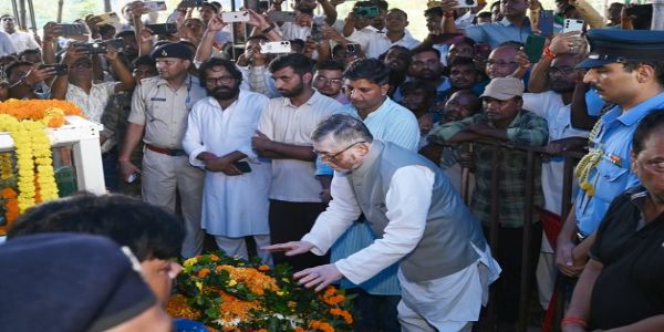 سرکاری اعزاز کے ساتھ آنجہانی وزیر سدویہ کمار سونو کی آخری رسومات ادا، 12 سالہ بیٹے ہرش نے مکھ اگنی دی