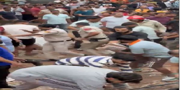 (اپ ڈیٹ) دہلی کے ستیہ نکیتن پی جی عمارت حادثے میں 3 کی حالت نازک، ملبے میں کئی طلبہ کے دبے ہونے کا خدشہ