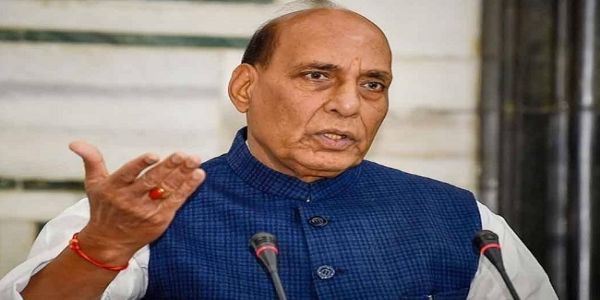 وزیر دفاع دو طرفہ دفاع اور بحری سلامتی پر بات چیت کے لیے سری لنکا کے تین روزہ دورے پر