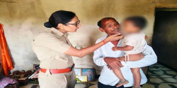 اورنگ آباد میں 2 سالہ بچی 12 گھنٹے کی تلاش کے بعد بحفاظت گھر واپس پہنچ گئی