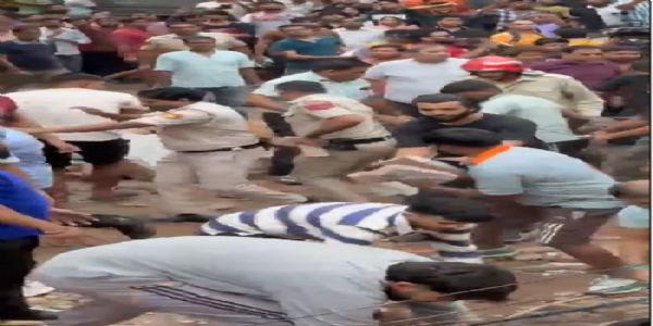 سَتیہ نکیتن کے قریب عمارت منہدم، متعدد افراد کے پھنسے ہونے کا خدشہ