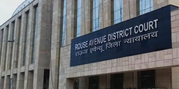 ریلوے ٹینڈر گھوٹالہ: عدالت نے منی لانڈرنگ معاملہ میں الزامات طے کرنے کا فیصلہ موخر کیا