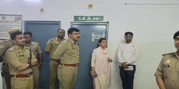 باغپت کے کھیکڑا میں سڑک حادثہ، 4 افراد ہلاک، 32 زخمی