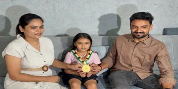 سورت کے پانچ سالہ نیرو نے بنایا ریکارڈ، صرف ایک منٹ 31 سیکنڈ میں گجرات کے تمام آر ٹی او کوڈ بتا ئے