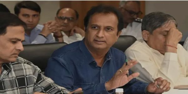 وندے ماترم تنازعہ: گجرات اسمبلی میں قومی گیت کے دوران بیٹھے کانگریس ایم ایل اے، بی جے پی نے جواب مانگا